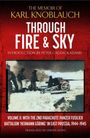 "Through Fire & Sky" von Karl Knoblauch, Einführung von Peter Caddick-Adams. Schwarz-weißes Kriegsfoto mit Soldaten und Geschützen.