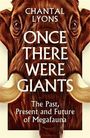 Titel: "ONCE THERE WERE GIANTS". Illustration: Ein Mammut mit großen Stoßzähnen und detailreichen Gesichtszügen.