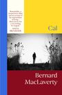 Rezensionstext von Anita Brookner, Titel "Cal". Schwarz-Weiß-Foto: Person auf Hügel, umgeben von Gräsern.