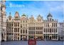 "Belgien 2027. Casares Edition. Verzierter Platz mit historischen, prachtvollen Fassaden und einem klaren Himmel."