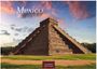 „Mexico 2027, Casares Edition.“ Eine alte Steinstufenpyramide im Grünen unter einem farbenfrohen Himmel.