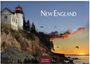 „New England“ und „2027, Casares Edition“ vor einem Leuchtturm auf Felsen, Sonnenuntergang, Vögel fliegen.