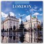 Text: "2027 Calendar London". Szene: Platz mit Brunnen und klassischen Gebäuden, Menschen im Vordergrund.