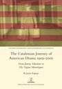 „The Catalonian Journey of American Drama 1909–2000“ von Ramón Espejo. Ein Mann in Anzug mit Koffern, gestreifte Farbfilter.
