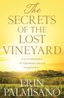 "The Secrets of the Lost Vineyard" von Erin Palmisano. Landschaft eines sonnigen Weinbergs im Hintergrund.