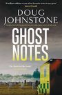 „Doug Johnstone, Ghost Notes, The Skelfs feel like family.“ Gelber Krankenwagen auf einem nebligen Friedhof.
