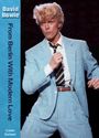 "David Bowie", "From Berlin With Modern Love", "Liam Colner". Mann in blauem Anzug mit blondem Haar, dynamische Pose.