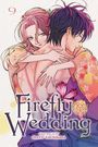 „Firefly Wedding“ in eleganter Schrift, Name: Oreco Tachibana. Illustration: Zwei eng umarmte Personen mit Blumenmotiven.