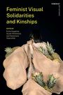 "Feminist Visual Solidarities and Kinships" steht oben. Eine Person trägt große Jutesäcke voller Ananas auf dem Rücken.