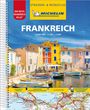 "Strassen- & Reiseatlas, Frankreich. Bunte Häuser am Wasser, Boote, Kartenabschnitt unten, Michelin-Logo oben."