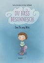 „Du bass besonnesch - Dem Pit seng Welt“. Ein Junge mit einem lila Oktopus auf blauem Hintergrund.