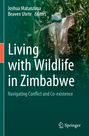 Buchtitel: "Living with Wildlife in Zimbabwe", Autoren: Joshua Matanzima, Beaven Utete. Ein Feld mit einer Vogelscheuche.