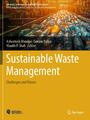 Titel: "Sustainable Waste Management". Autoren: Ashootosh Mandpe, Sonam Paliya, Maulin P. Shah. Fließband mit Plastikflaschen.