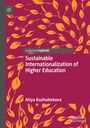 „Sustainable Internationalization of Higher Education“ von Aliya Kuzhabekova. Orange Blätter auf violettem Hintergrund.