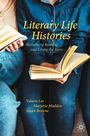 Text: "Literary Life Histories: Reclaiming Reading and Living the Story." Drei Frauen in Jeans lesen Bücher.
