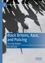 "Black Britons, Race, and Policing: The Long Shadow, Bisi Akintoye" in Weiß auf Blau. Schatten von Personen mit Helmen.
