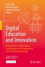 „Digital Education and Innovation“ in großen weißen Buchstaben. Gelb-roter Hintergrund, Symbole: Glühbirne, AI-Chip.