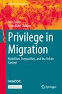 "Privilege in Migration" von Hila Zaban und Franz Buhr. Szenen eines belebten Flughafens, Titel in großem Weiß.
