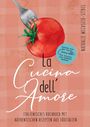 "La Cucina dell'Amore" steht vor einem rotkarierten Hintergrund. Eine Gabel hält eine Tomate.