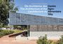Die Architektur des Centre Agro-Alimentaire Siby. Gebäude mit dekorativer Fassade und umgebendem Garten.