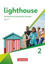 „Lighthouse. Workbook mit interaktiven Übungen.“ Vier Kinder ziehen an einem Seil. Ein buntes Strandhäuschen im Hintergrund.