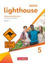 Text: Basic, lighthouse, Klassenarbeitstrainer, Cornelsen, NEXT 150 km. Drei Jugendliche lächelnd, Känguru-Warnschild.