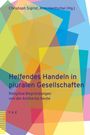 Titel: "Helfendes Handeln in pluralen Gesellschaften". Bunte, überlappende Rechtecke im Hintergrund.