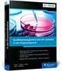 „Qualitätsmanagement mit SAP S/4HANA in der Prozessindustrie“. Abgebildet: Laborschale mit Pipette, SAP PRESS Logo.