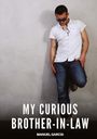 „MY CURIOUS BROTHER-IN-LAW“ und „MANUEL GARCÍA“. Ein Mann lehnt lässig an einer Wand.