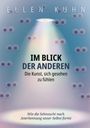 „IM BLICK DER ANDEREN“ – Die Kunst, sich gesehen zu fühlen. Augenpaare auf blauem Hintergrund, Spotlicht zentral.