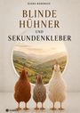 Drei Hühner betrachten eine malerische Hügellandschaft durch ein rundes Fenster.