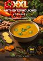 XXL Anti-entzündliches Kochbuch: 140 Rezepte. Gemüse, Lachs, und eine Schüssel gelber Suppe mit Kräutern.