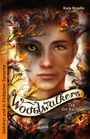 „Woodwalkers: Tag der Rache“ von Katja Brandis. Ein Gesicht, halb Mensch, halb Tier, umgeben von brennenden Blättern.