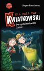 Titel: "Ein Fall für Kwiatkowski: Der geheimnisvolle Zettel". Illustrative Szene mit zwei Kindern, die einen Zettel im Dunkeln lesen.