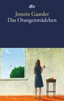 "dtv, Jostein Gaarder, Das Orangenmädchen." Eine Frau in blauem Kleid hält eine Orange vor einer Mauer.