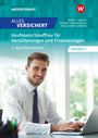 Titel: "Alles Versichert – Kaufmann/Kauffrau für Versicherungen und Finanzanlagen, 3. Ausbildungsjahr". Ein lächelnder Mann am Laptop.