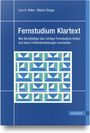"Fernstudium Klartext" von Lars A. Ritter und Martin Stieger. Blaues Cover mit geometrischem Muster und Logo "HANSER".