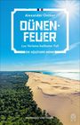 Text: "Alexander Oetker DÜNENFEUER Luc Verlains heißester Fall EIN AQUITANIE-KRIMI". Sicht auf Dünen und Meer.
