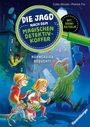 „Die Jagd nach dem magischen Detektiv-Koffer“, „Hühnerdieb gesucht!“ Zwei Kinder und Tiere folgen einer großen Hühnerfigur.