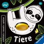 "Tiere", "schütteln • rasseln • spielen", "6m+", Logo. Entzückendes Faultier an Ast, grünes Blattmuster, gelber Knopf.