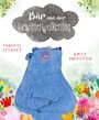 "Bär und der Gewitterwolkentag" steht in einer Wolke. Ein blauer Bär mit Brille sitzt in bunten Blumen.