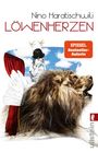 Titel: "Löwenherzen" von Nino Haratischwili. Illustration: Ein Kind auf einem Löwen mit Flügeln, im Hintergrund blauer Himmel.