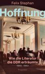 „Felix Stephan: Hoffnung. Wie die Literatur die DDR erträumte 1945–1953. Propyläen.“ Stilvolles Café mit Kronleuchtern.
