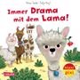 "Immer Drama mit dem Lama!" steht groß. Vier bunte Lamas, eines trägt eine Brille. "Maxi Pixi" steht in einem gelben Kreis.