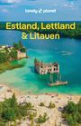 "Estland, Lettland & Litauen" steht in gelber Schrift. Eine verlassene Ruine in einem türkisfarbenen See umgeben von grünem Wald.