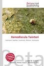 "Xenodiscula Taintori" oben, Text: "Gastropod, Sagdidae, Guatemala, Mollusca, Gastropoda". Ein kleineres Schneckenhaus auf Moos.
