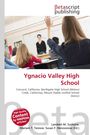 "Ygnacio Valley High School" steht in rotem Text. Ein Klassenzimmer mit einer Lehrerin und Schülern, einer hebt die Hand.