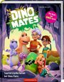 Text: "Dino Mates", "Das Buch zur KiKA-Serie", "Saurierstarke Ferien bei Oma Clara". Bunte Dinosaurier und Kinder vor einer Höhle.