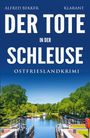 "Der Tote in der Schleuse" in fetten Lettern. Eine malerische Schleuse mit viel Grün und klarem Himmel im Hintergrund.