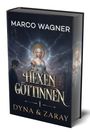 „Hexen Göttinnen I: Dyna & Zaray“ von Marco Wagner. Eine Frau in weißem Gewand mit Lichtschein und Donnerwolken im Hintergrund.